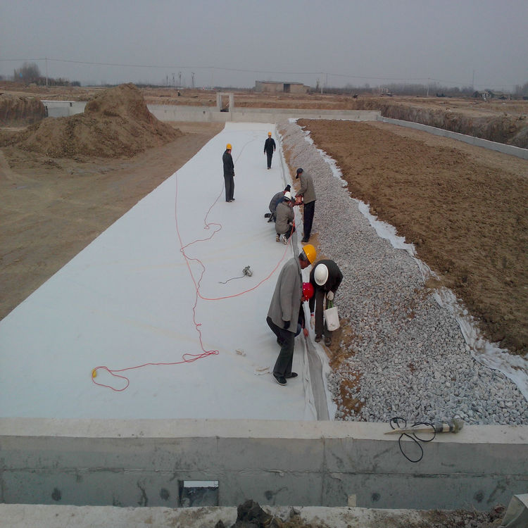 農(nóng)業(yè)灌溉儲水防滲土工膜性能穩(wěn)定