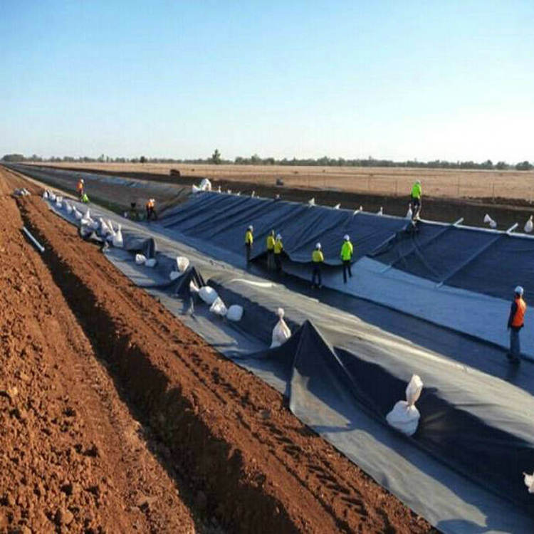 垃圾場滲濾液調(diào)節(jié)池HDPE土工膜加蓋工程 0.9mmHDPE防滲膜性能穩(wěn)定