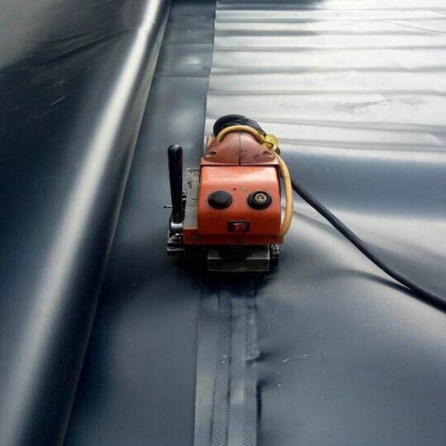 臨渭復(fù)合防滲膜 1.1mmHDPE土工膜批發(fā)多少錢(qián)