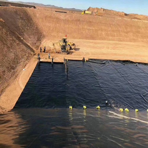 鈉基膨潤土防水毯。 1.2mm防滲膜廠家批發價
