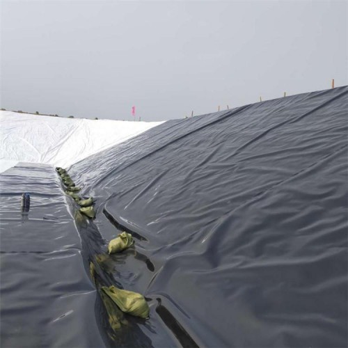 養(yǎng)殖場沼液池耐酸堿糙面HDPE防滲膜 污水池防滲膜 鋁廠赤泥庫防滲土工膜