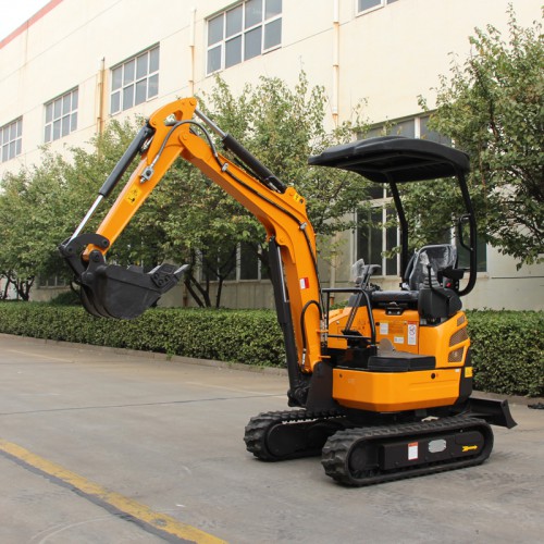 小型挖掘機(jī)