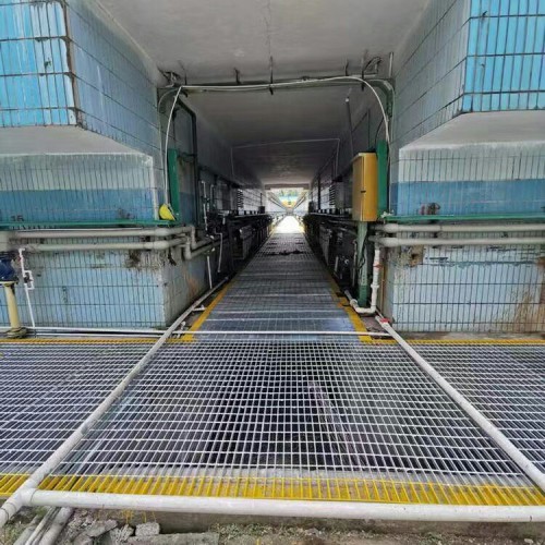 鋼格柵踏步廠家 防滑鋼格柵批發 不銹鋼鋼格柵生產廠家