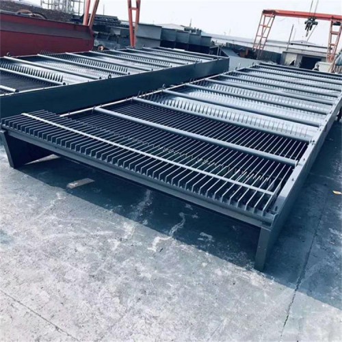 海鷹廠家推薦 不銹鋼耙齒清污機 數控格柵式清污機 全國配送