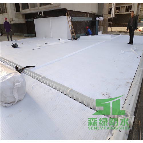 PED14高分子防護(hù)異形排水片自粘土工布