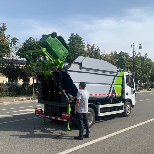 無泄漏垃圾車 4-8方小型后位掛桶垃圾車生產工廠