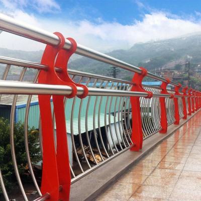 不銹鋼護(hù)欄 橋梁防撞護(hù)欄