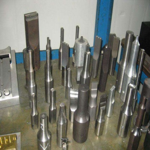 金利特批發(fā)零售TC4鈦合金圓棒大直徑實(shí)心鈦棒醫(yī)用超聲波鈦合金