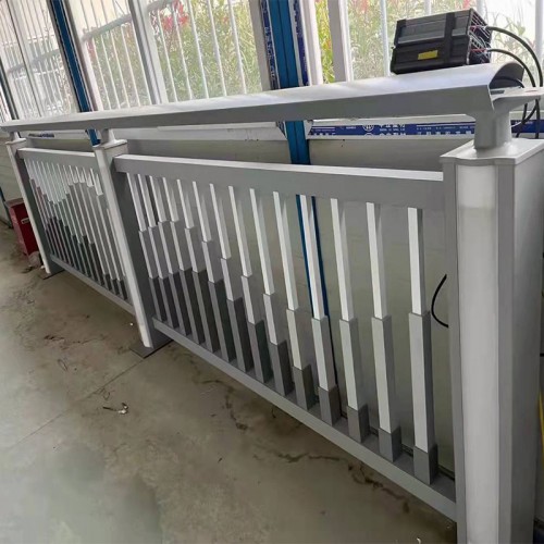 鋁合金護(hù)欄 鋁合金護(hù)欄廠家 圍墻鋁合金護(hù)欄