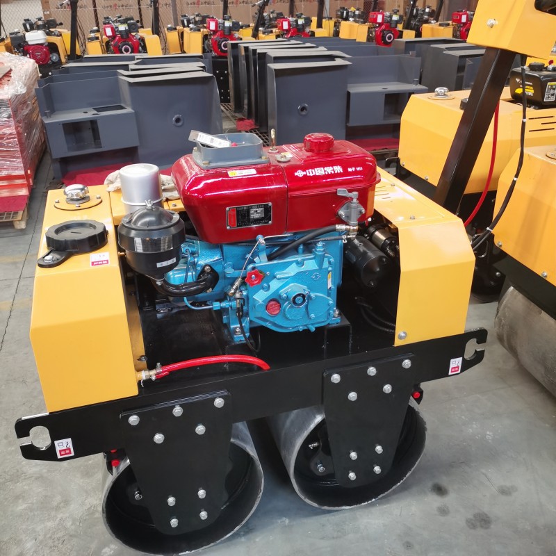 手扶雙輪壓路機(jī)