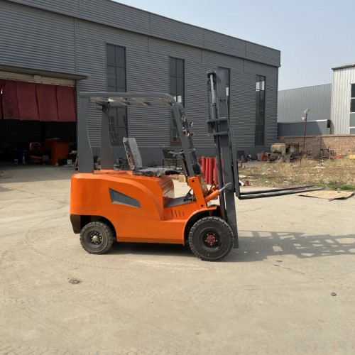 搬運(yùn)貨物電動(dòng)叉車價(jià)格