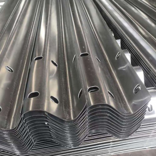 鄉(xiāng)村波形護(hù)欄板