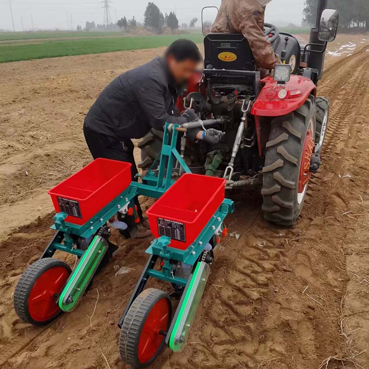 拖拉機玉米播種機