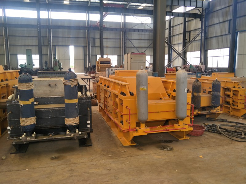 1200<em></em>x700液壓對輥破碎機