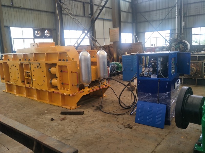 液壓對輥制沙機