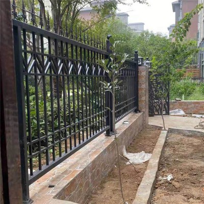 鐵藝圍墻欄桿 學校圍墻圍欄 小區(qū)院墻欄桿