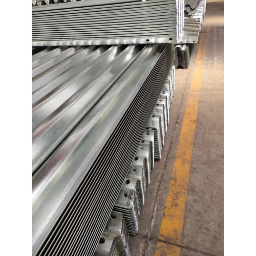 生產(chǎn)公路波形護(hù)欄板