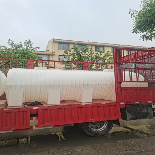 10噸臥式儲(chǔ)罐 車(chē)載水箱 臥式塑料桶 10噸運(yùn)輸罐