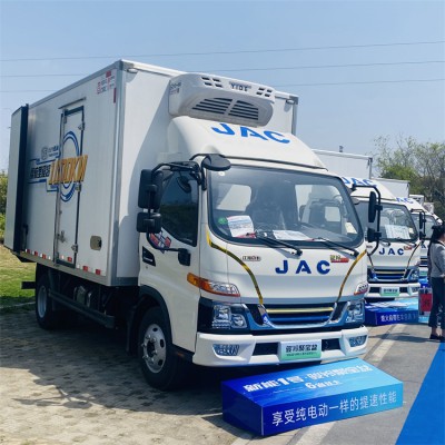 江淮駿鈴聚寶盆油電混動(dòng)冷藏車(chē)