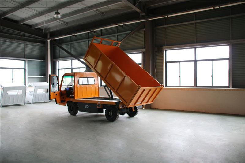 6廠區(qū)四輪載貨運輸車