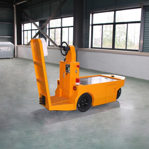 方向盤(pán)站立式電動(dòng)牽引車(chē) 帶載貨平臺(tái) 廠區(qū)電動(dòng)搬運(yùn)車(chē)