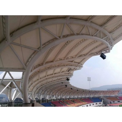 體育看臺景觀膜結構停車棚造價 籃球場膜結 構雨棚