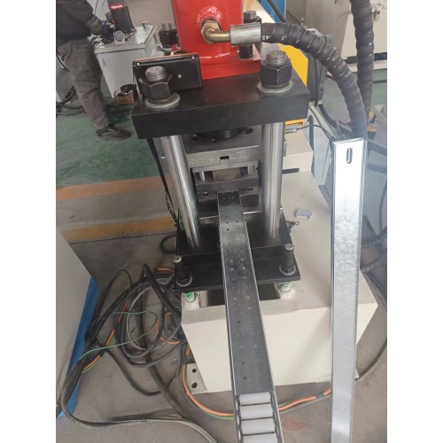 全自動21柜生產線/安裝梁立柱橫梁生產設備