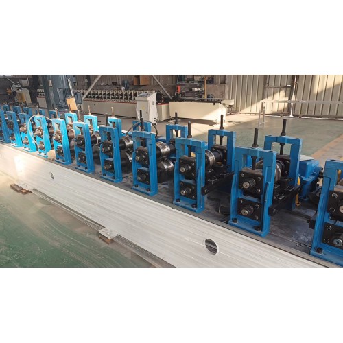 全自動配電柜C型材生產(chǎn)線安裝梁生產(chǎn)設(shè)備