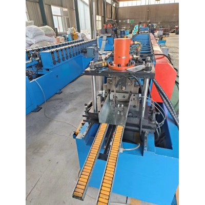 全自動(dòng)21柜生產(chǎn)線/安裝梁立柱橫梁生產(chǎn)設(shè)備