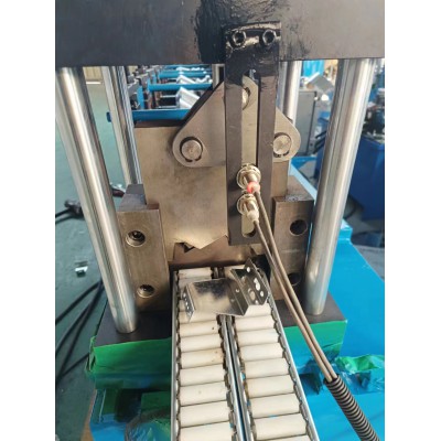 電器柜C型材生產線安裝梁生產設備