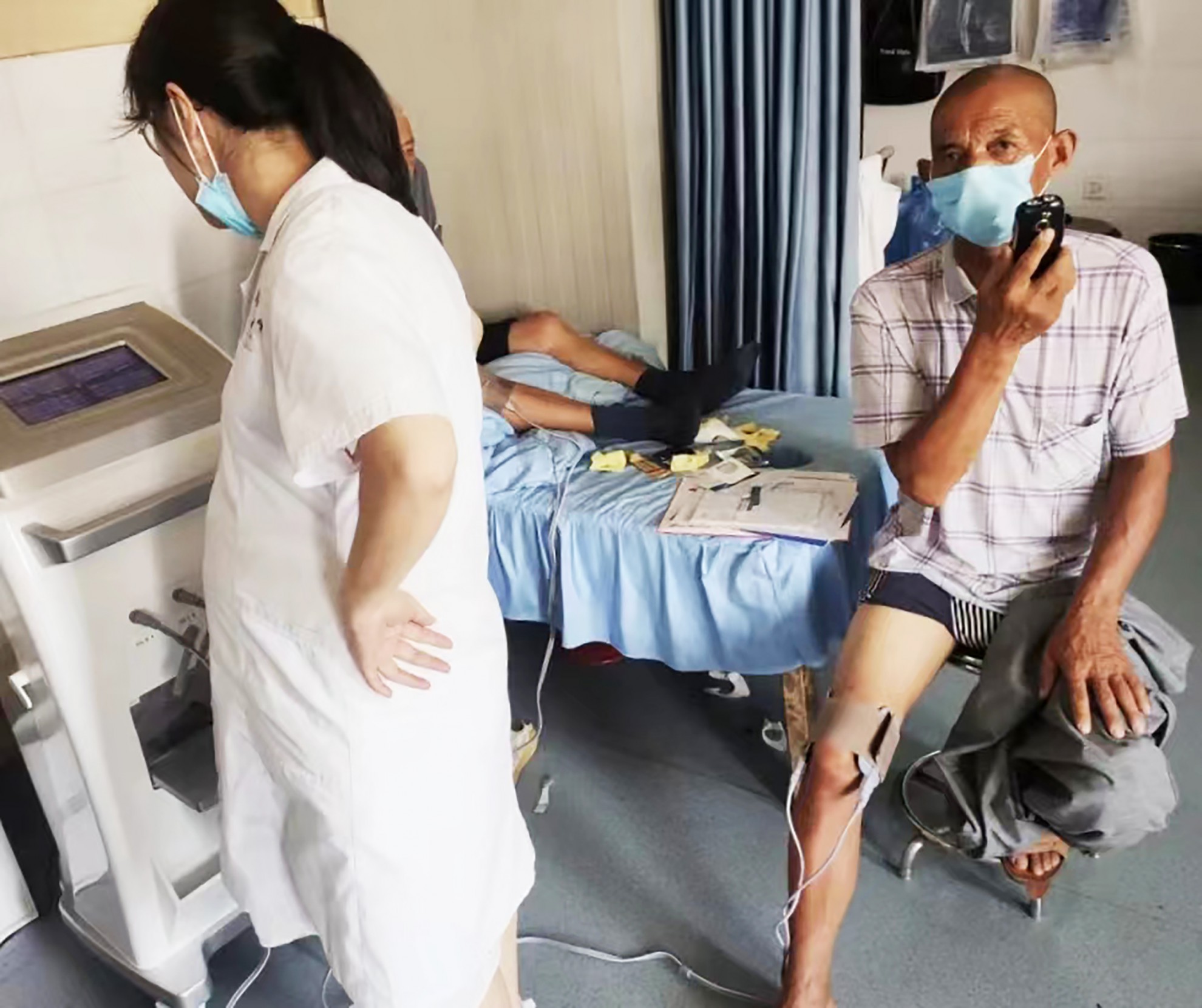 弘億康中醫定向透藥治療儀